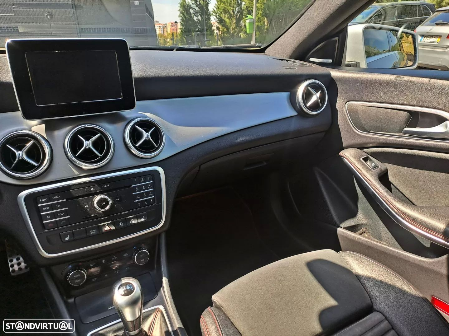 Mercedes-Benz CLA 180 d Shooting Brake AMG Line - 15