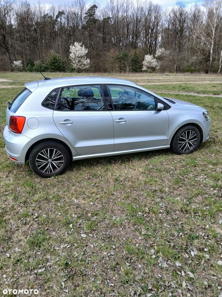 Volkswagen Polo 1.4 TDI Blue Motion Technology Allstar - 3