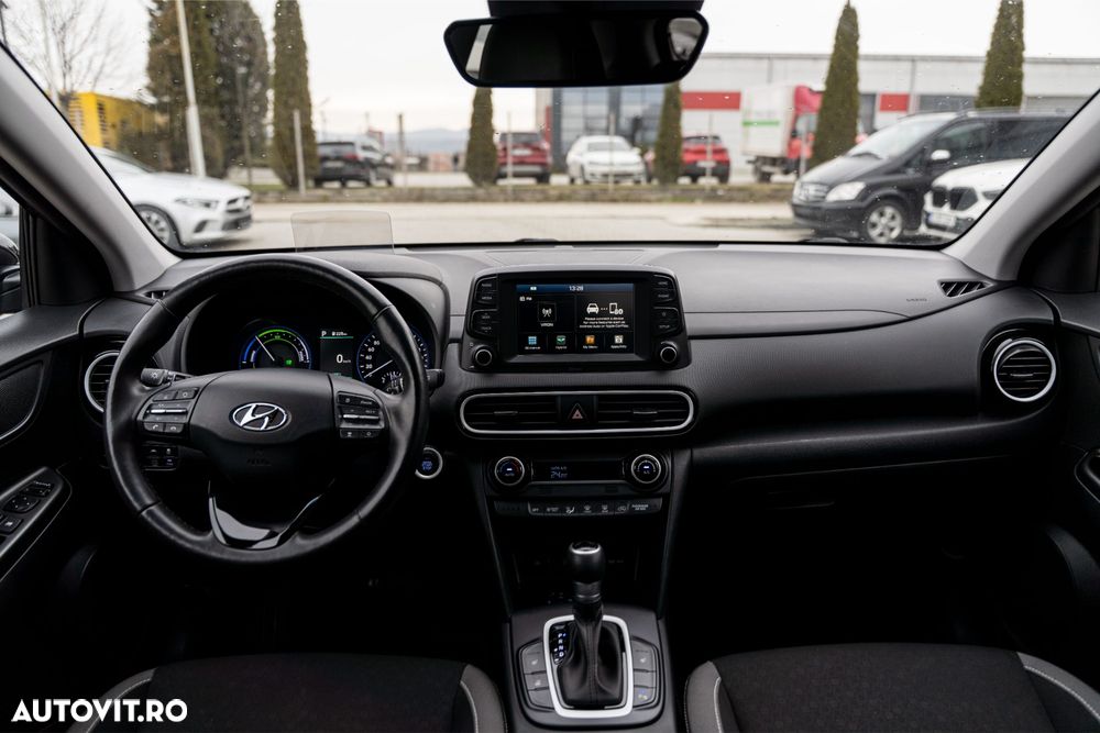 Hyundai KONA - 6