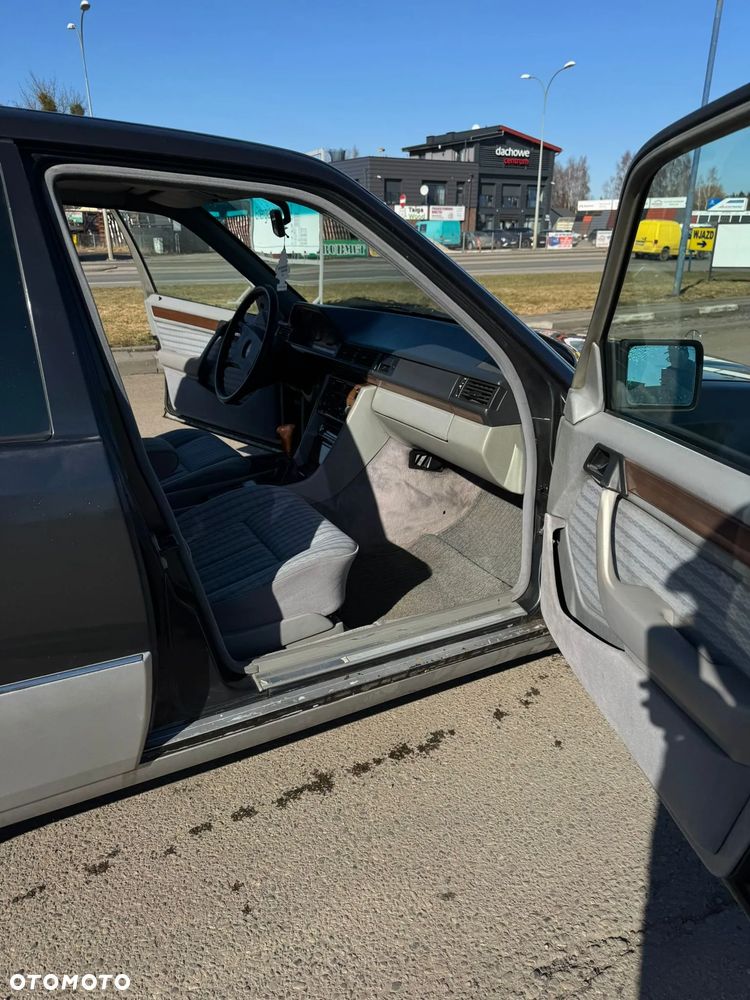 Mercedes-Benz W124 (1984-1993) - 11