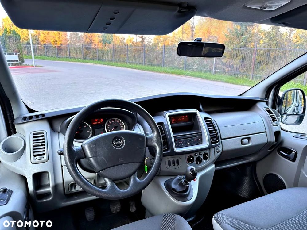 Opel Vivaro - 11