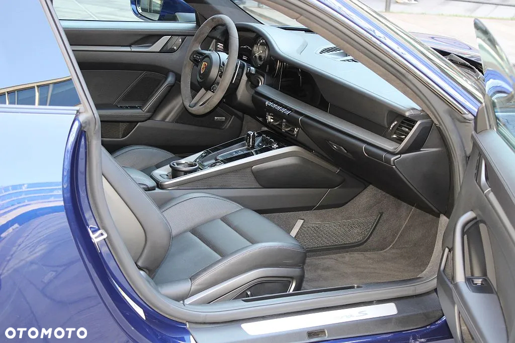 Porsche 911 Carrera S - 12