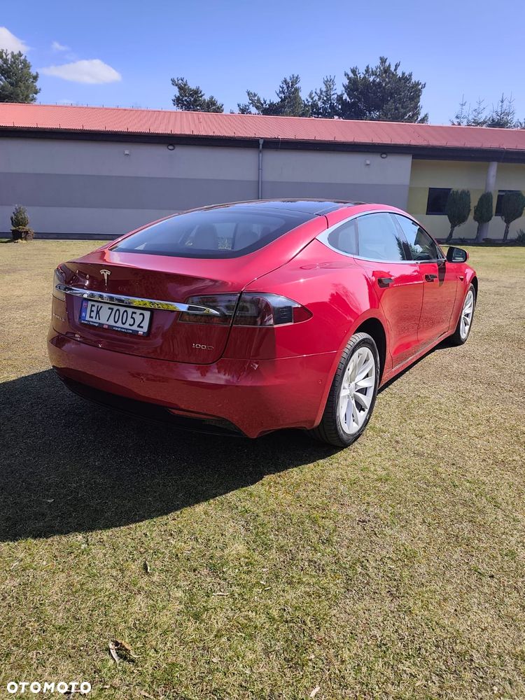 Tesla Model S - 4