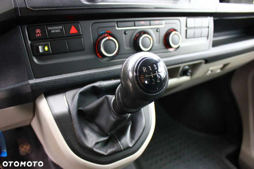 Volkswagen Transporter T6 2.0 TDI 102KM DOKA BRYGADÓWKA 6 OSÓB FV23% - 28