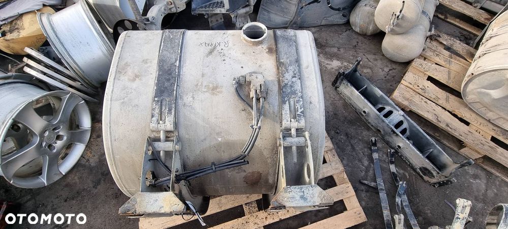 ZBIORNIK PALIWA RENAULT KERAX 410 DXI 20503504 80X70X70 - 6