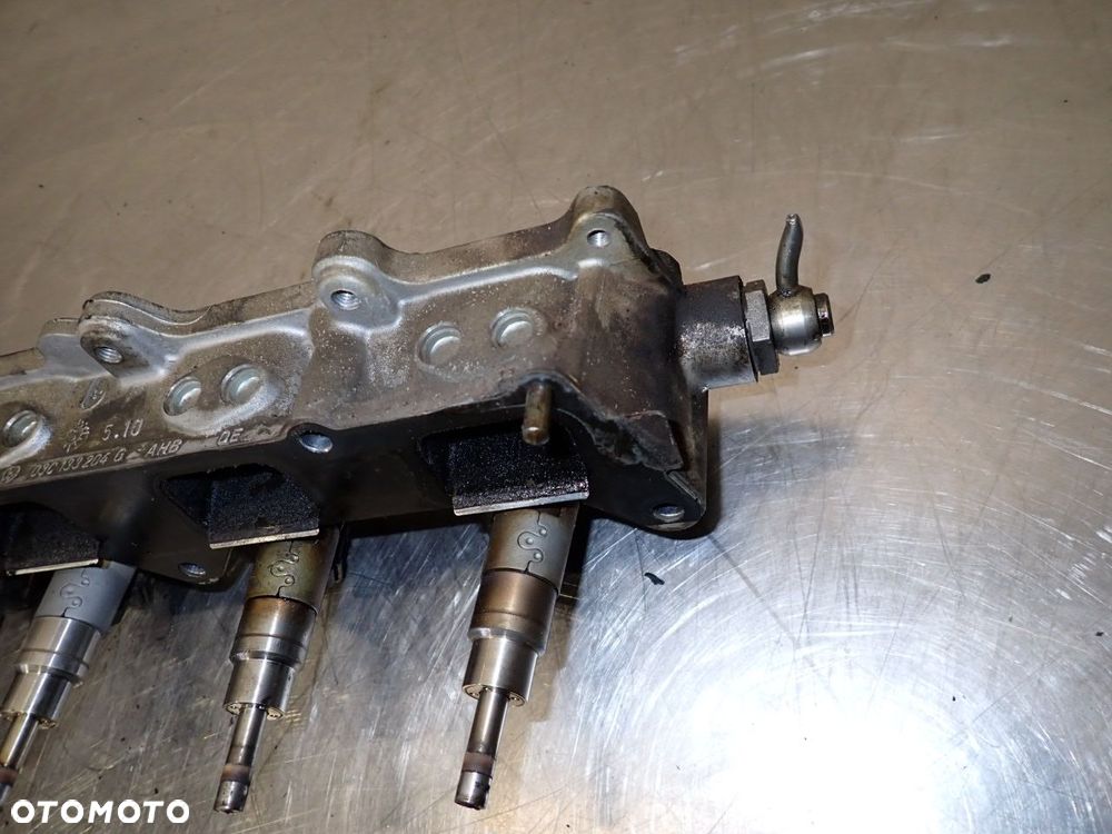 LISTWA WTRYSKOWA VOLKSWAGEN TOURAN 1.6FSI 03C133204G - 2