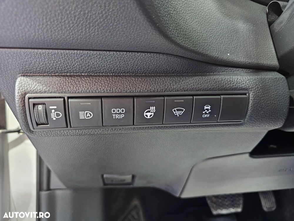 Toyota Corolla 1.8 HSD Business - 9