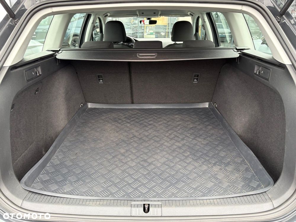 Volkswagen Golf 1.0 TSI Trendline - 17