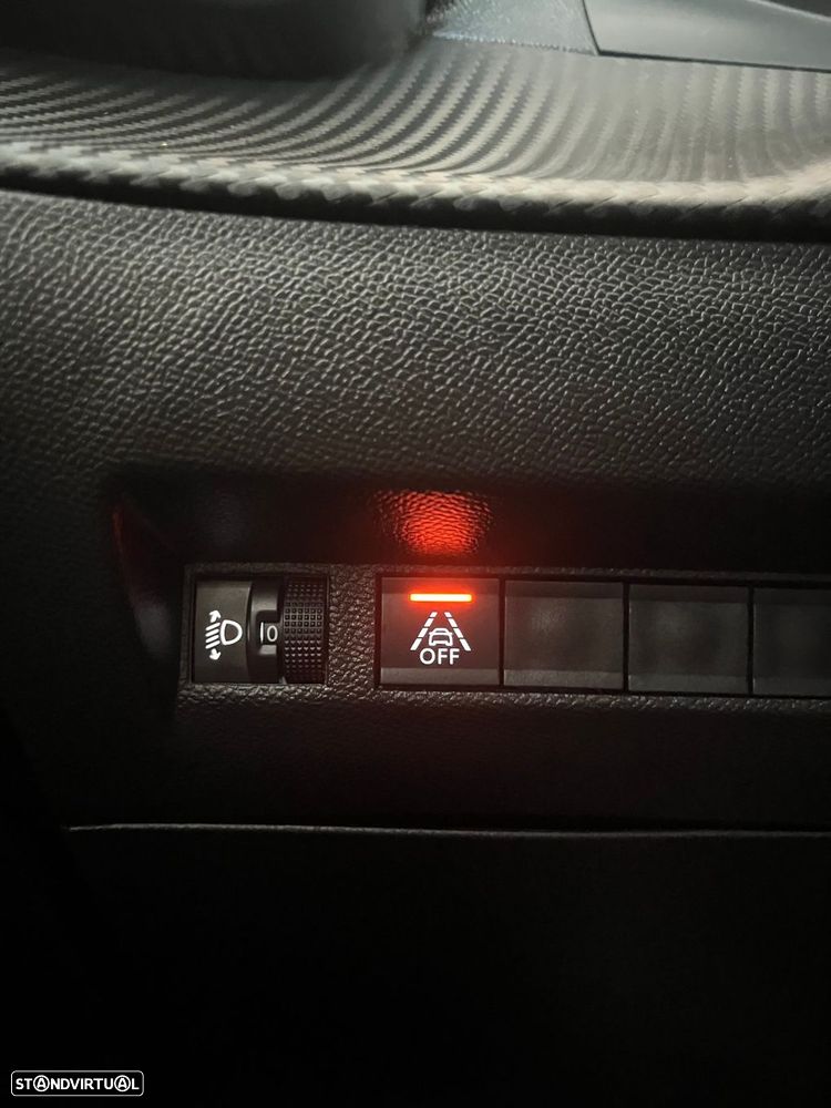 Peugeot 2008 1.5 BlueHDi Allure Pack EAT8 - 19
