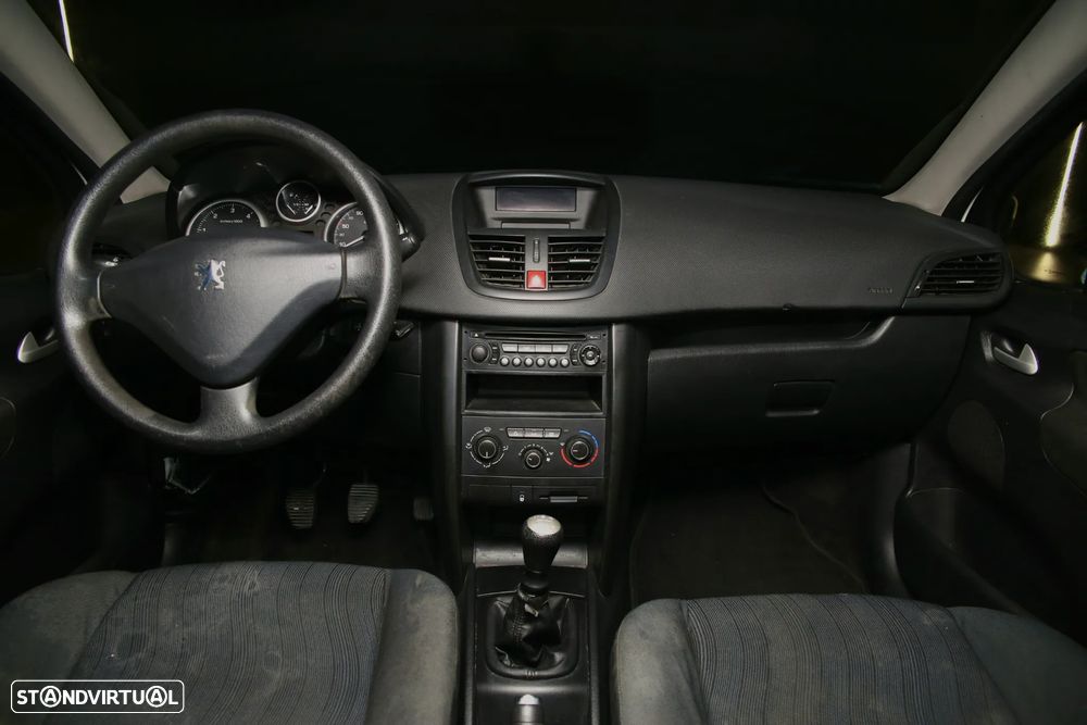 Peugeot 207 - 11