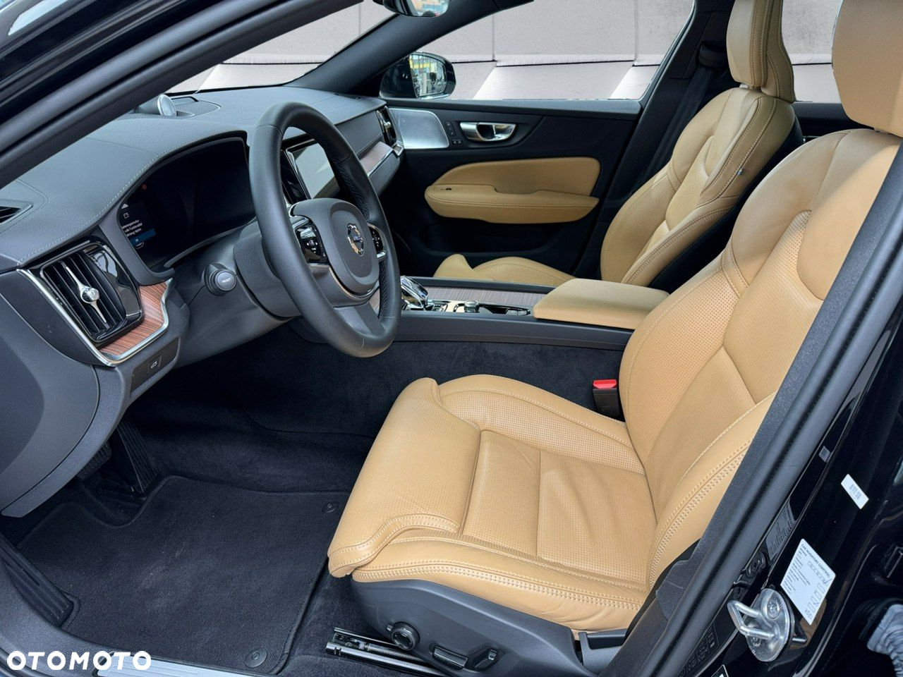 Volvo V60 Cross Country B5 B AWD Ultimate - 5