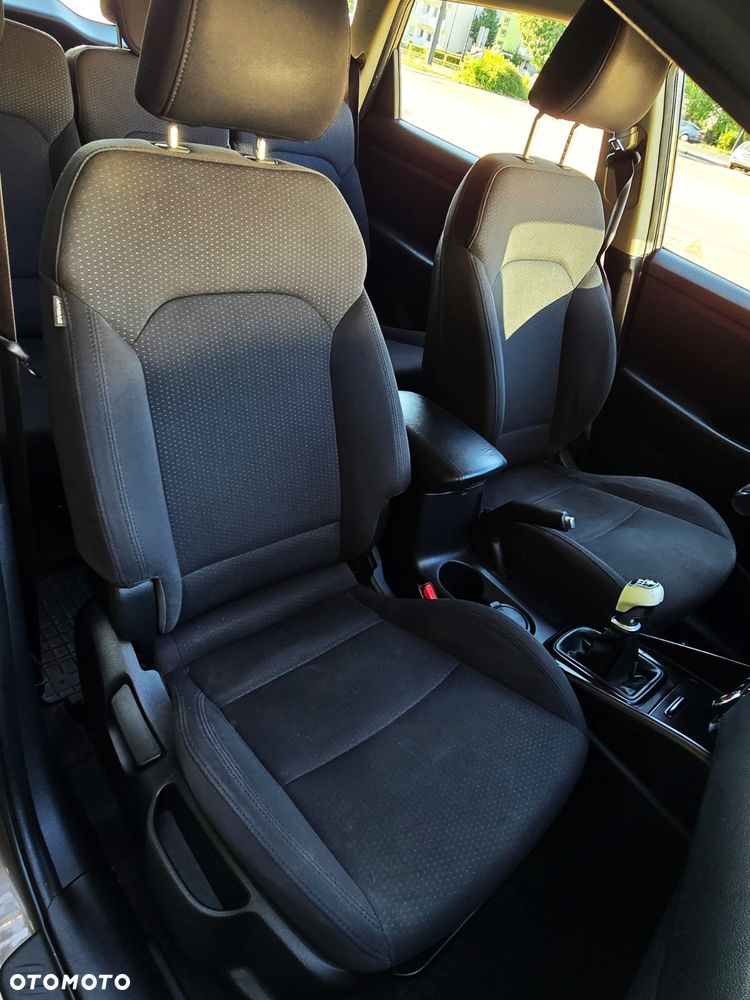 Kia Carens 1.7 CRDi L 7os - 25