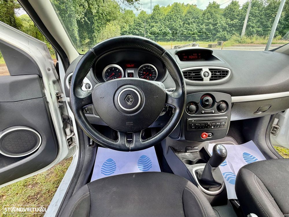 Renault Clio 1.5 dCi Dynamique S - 40