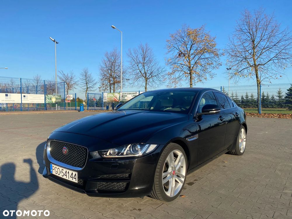Jaguar XE 2.0 T Prestige - 12