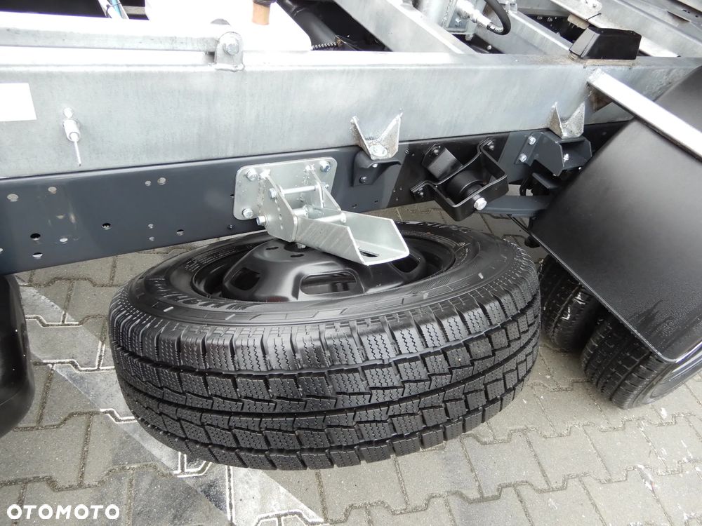 Iveco DAILY 50C18 Wywrotka Kiper Wywrot x 3 Strony 3996 mm Długi 8 E.Palet Renomowanej Firmy RomCar Rozstaw Osi 4100 mm WZMACNIANY HAK 3500 Kg 98 Tys Km Przeb. Stan Auta JAK NOWY POLECAM - 12