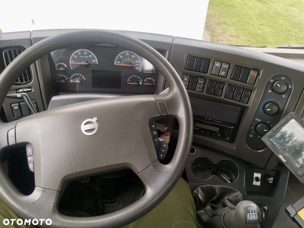 Volvo FL240 - 12