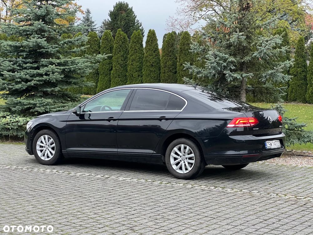 Volkswagen Passat 1.6 TDI SCR DSG - 11