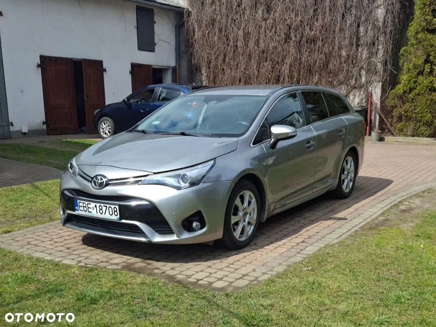 Toyota Avensis 2.0 D-4D Selection - 2