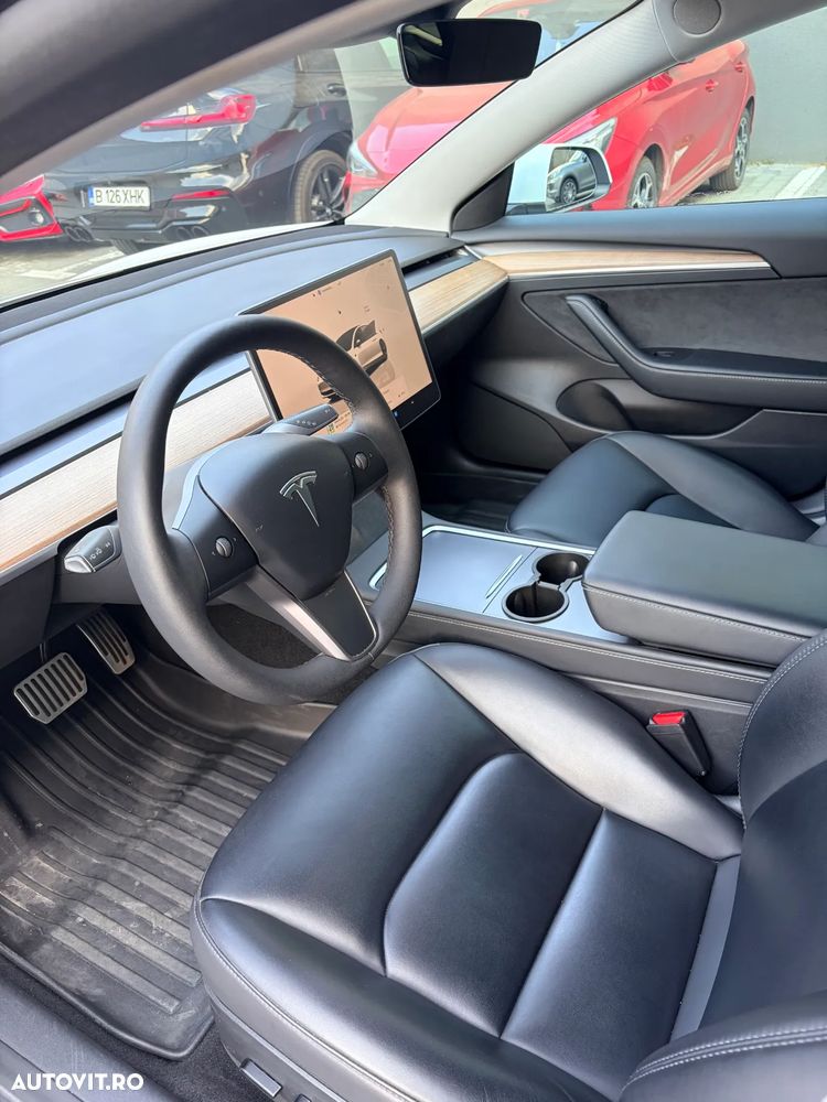 Tesla Model 3 RWD - 10