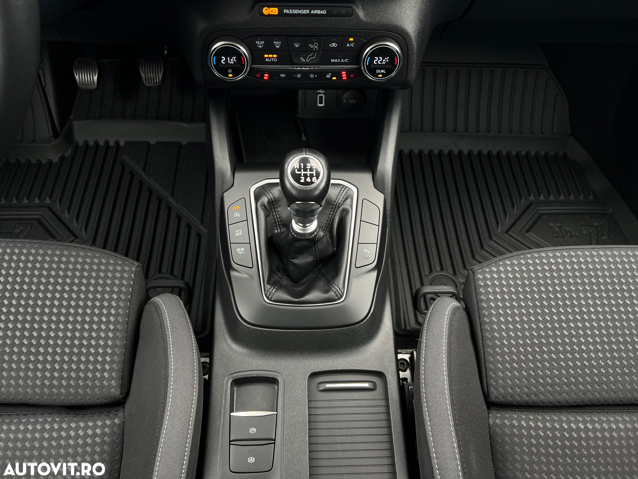 Ford Focus Turnier 1.5 EcoBlue Start-Stopp-System COOL&CONNECT DESIGN - 13
