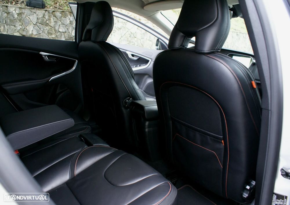 Volvo V40 2.0 D3 VOR - 25