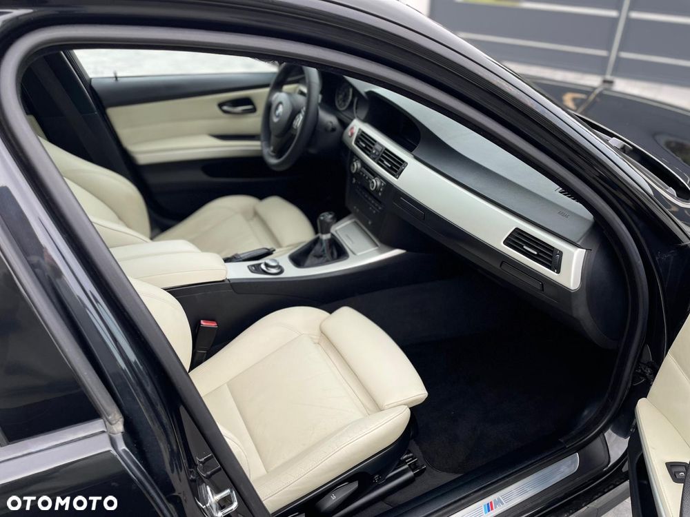 BMW Seria 3 320d DPF Blue Performance Edition Fleet Sport - 36