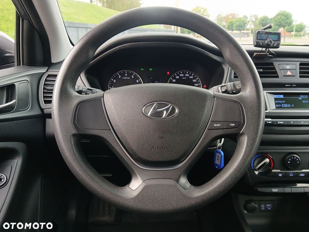 Hyundai i20 1.2 Fresh - 26