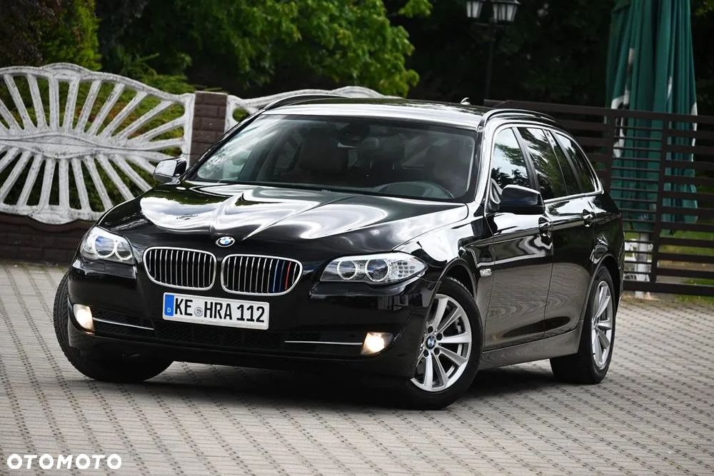 BMW Seria 5 520d Touring Luxury Line - 1