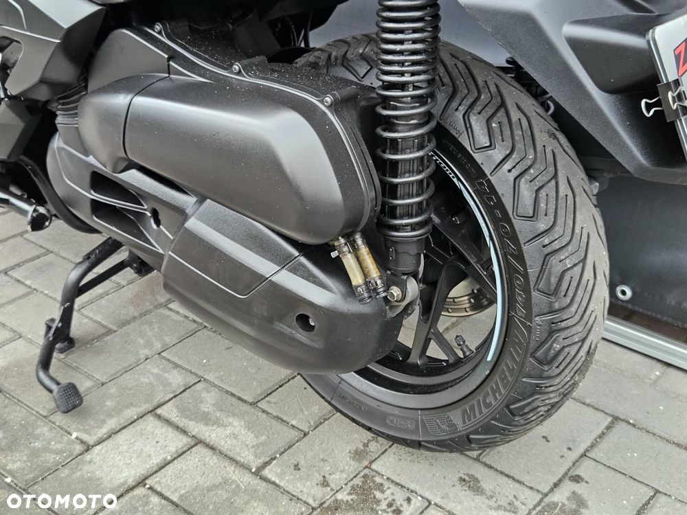 Yamaha X-max - 8