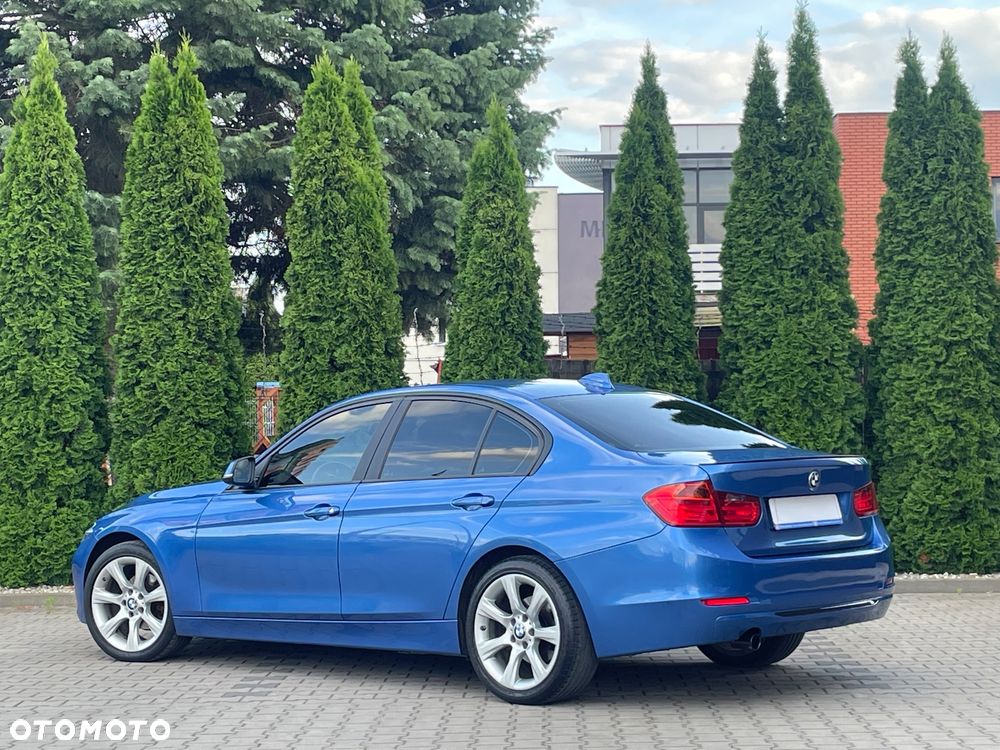BMW Seria 3 320d Efficient Dynamics Luxury Line Purity sport - 2