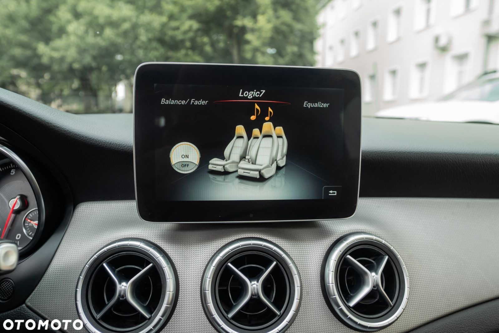 Mercedes-Benz CLA 250 4Matic 7G-DCT - 10