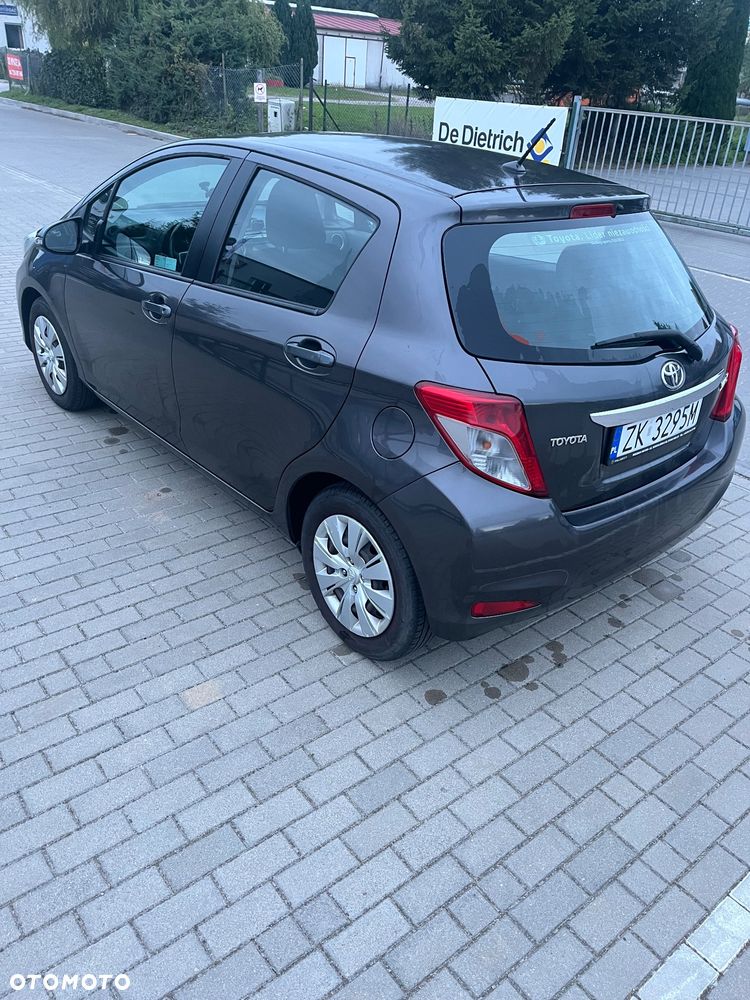 Toyota Yaris 1.0 Premium - 4