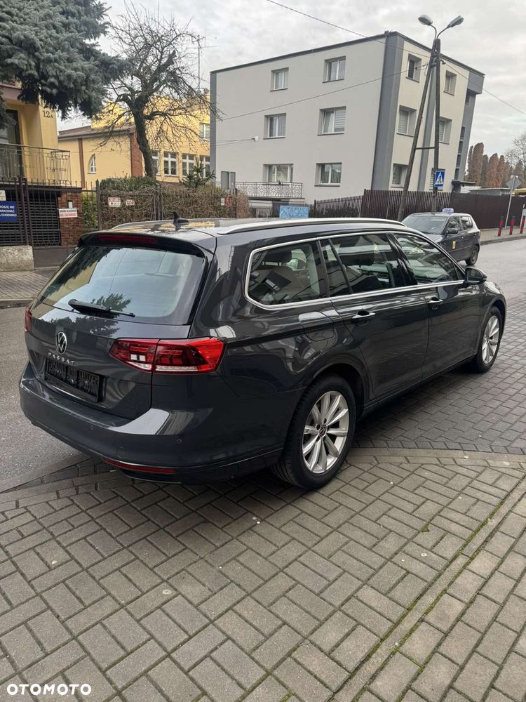 Volkswagen Passat 2.0 TDI SCR DSG Business - 14