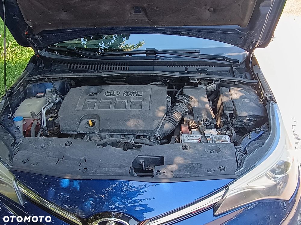 Toyota Avensis 1.8 Premium - 15