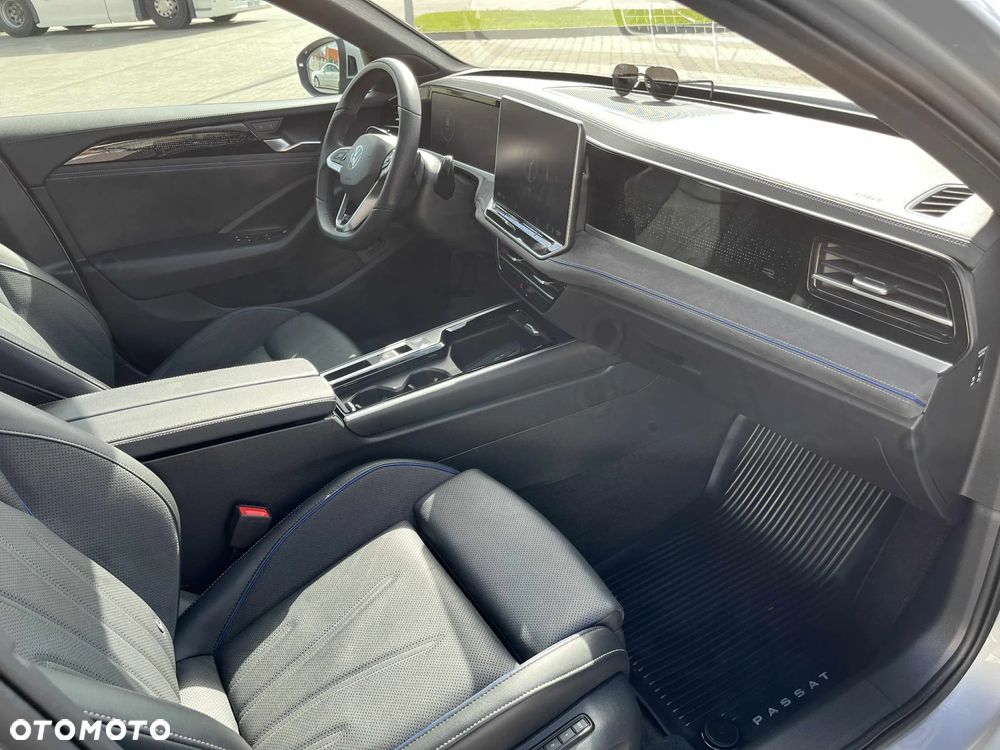 Volkswagen Passat 2.0 TSI 4Mot R-Line Plus DSG - 22