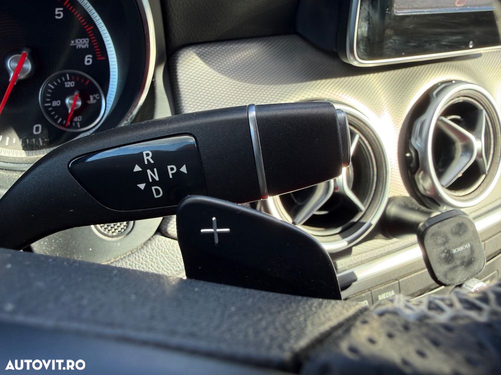 Mercedes-Benz GLA 200 d 4MATIC Aut. - 19