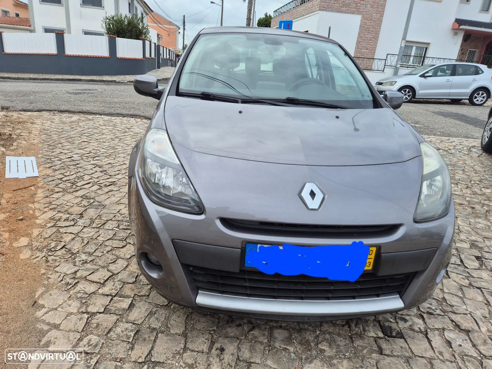 Renault Clio 1.2 16V Confort - 2