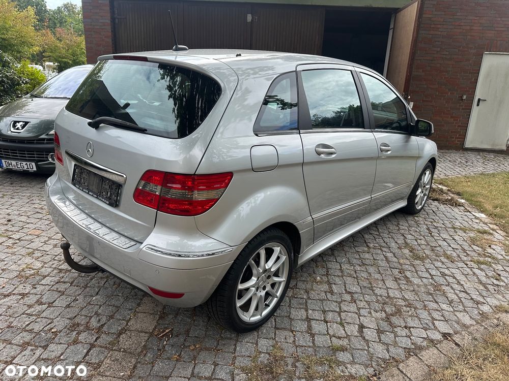 Mercedes-Benz Klasa B 160 BlueEFFICIENCY SPORT EDITION - 27