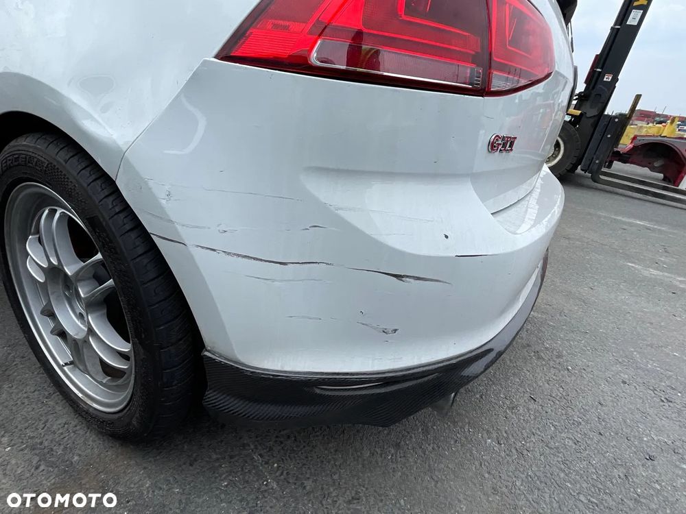 Volkswagen Golf - 22