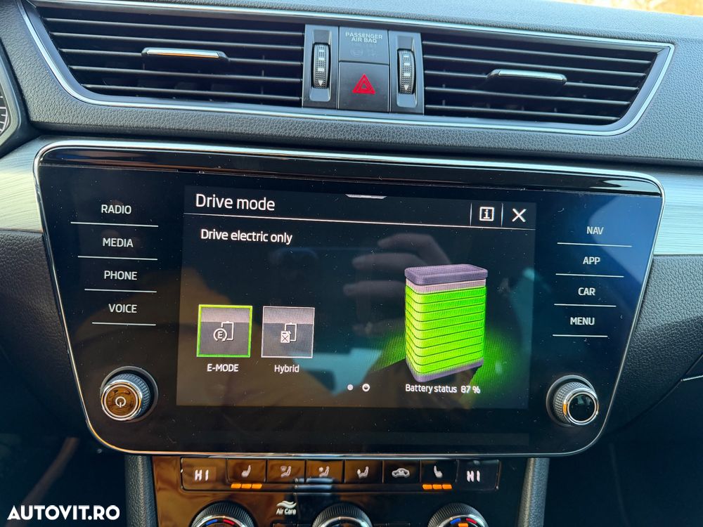 Skoda Superb 1.4 TSI DSG Ambition - 28