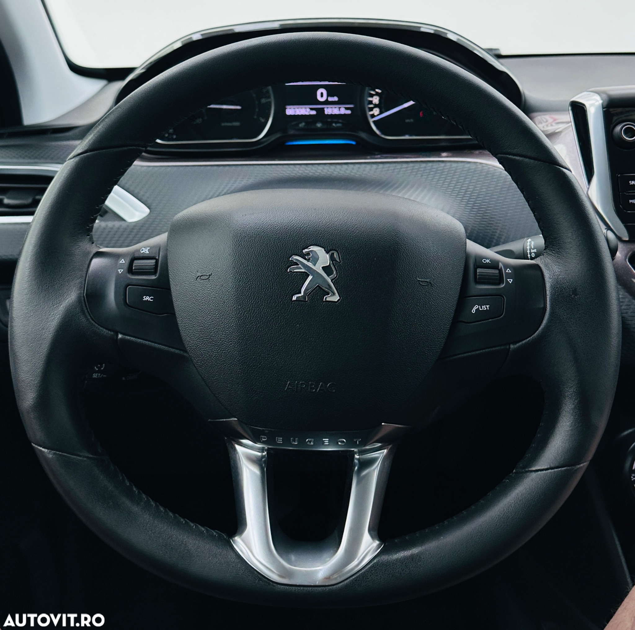 Peugeot 2008 1.2 VTi Active - 36