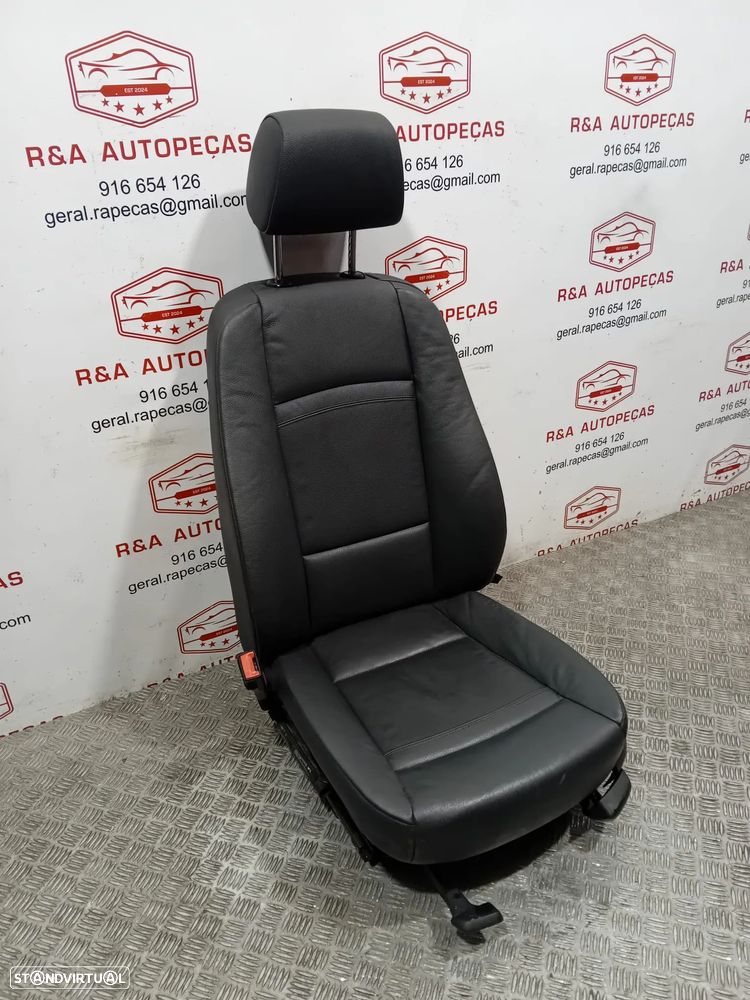 Conjunto de Bancos BMW Série 3 E92 em Pele Original - 11