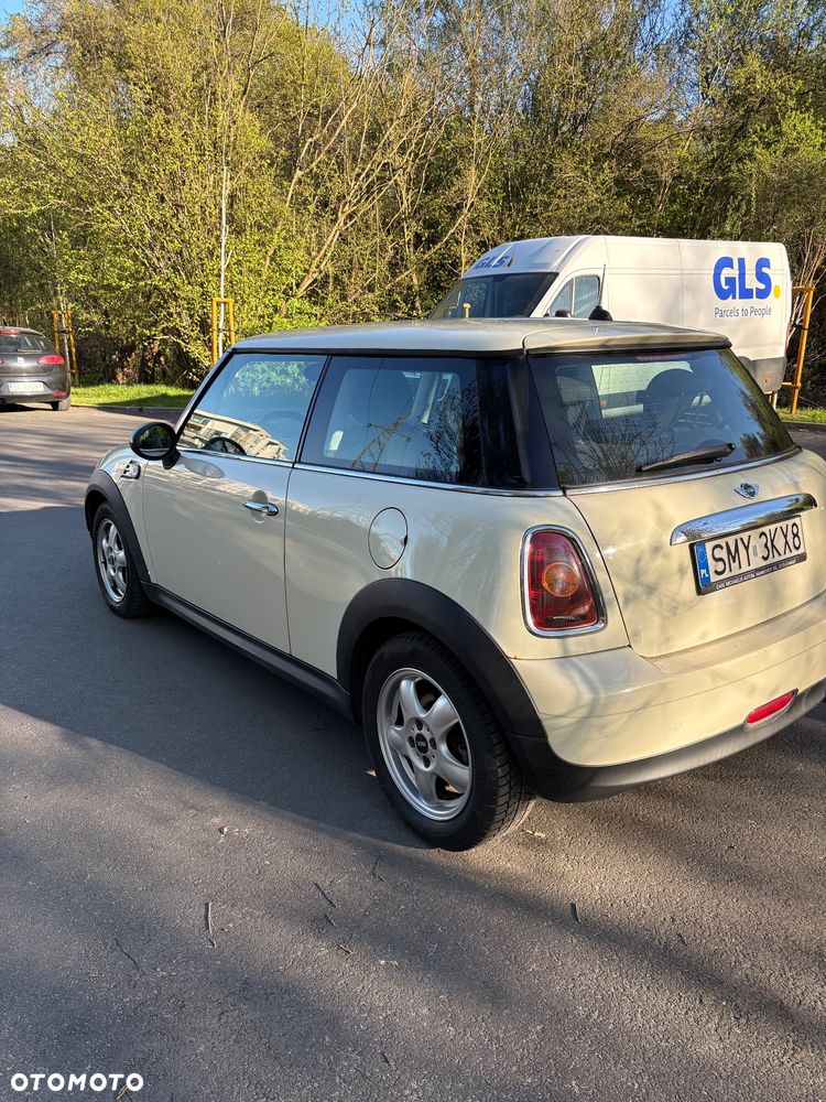 MINI Cooper Standard - 2