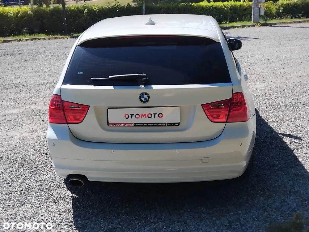 BMW Seria 3 320d - 23
