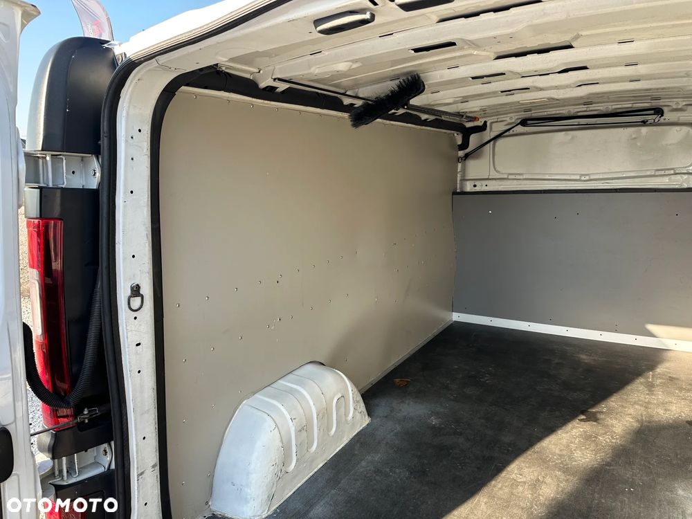 Opel Vivaro - 17