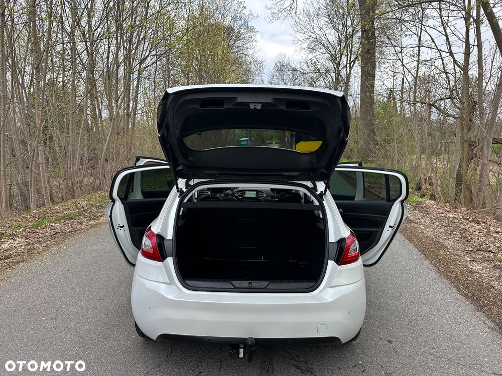 Peugeot 308 PureTech 130 GPF EAT8 Stop & Start GT - 17