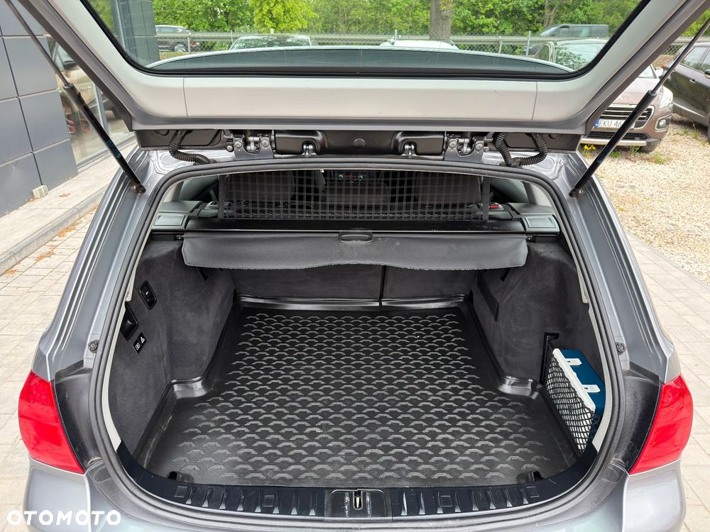 BMW Seria 3 318d - 24