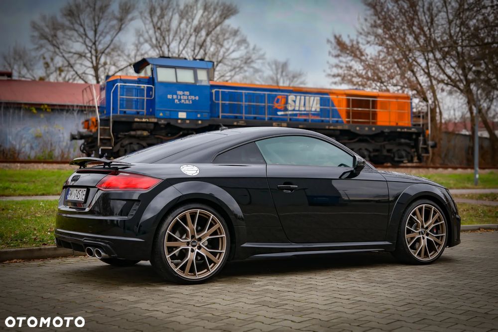 Audi TT S Coupé - 16