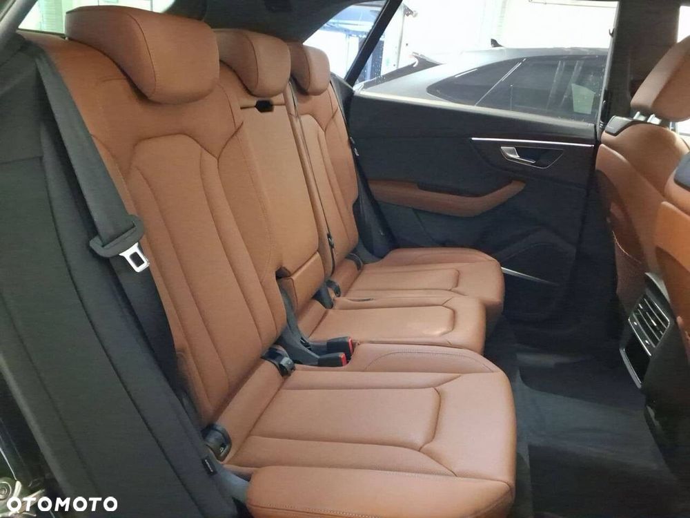 Audi Q8 - 10