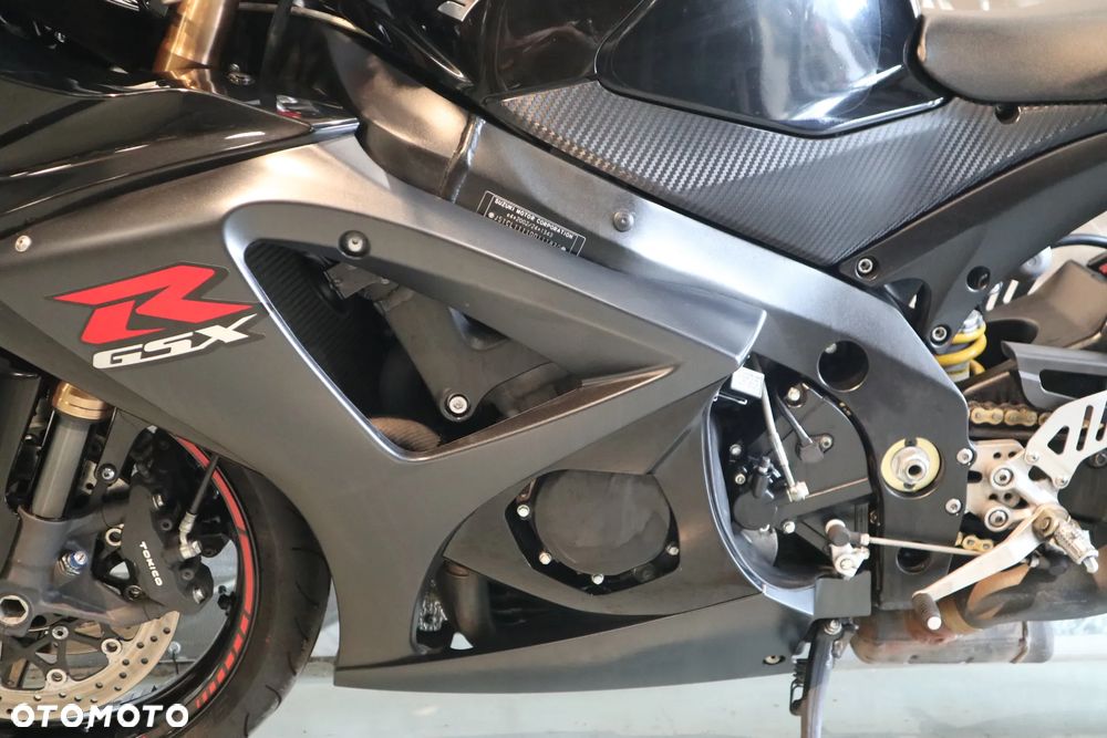 Suzuki GSX-R - 6